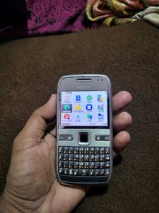 Nokia E72