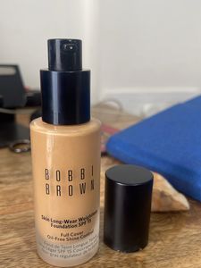 Bobbi Brown Foundation