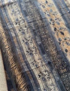Vintage Floral Print Saree