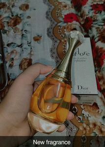 J&#39;adore Dior Perfume