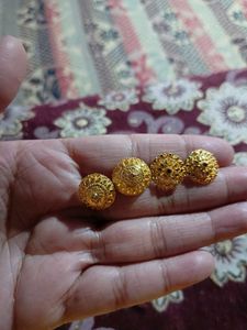 Vintage Gold Tone Floral Stud Earrings