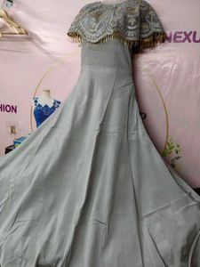 Beautiful ❤️ Party Wear Gown With Detachable Pochu