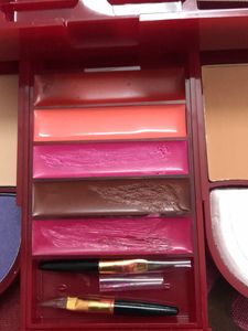 ❗️❗️Clearance Makeup Kit❗️❗️
