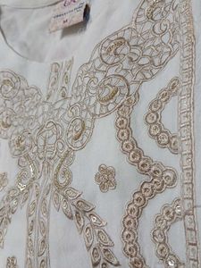 pakistani Embroidered Kurta Set