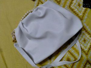 Cute Pearl Handbag🤍✨