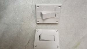 FINE NEW AND ORIGINAL SWITCHES
