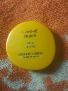 Lakme Sun Expert Spf 40 PA+++ UVA  ULTRA MATTE Compact