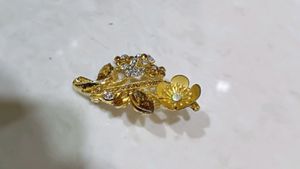Hey Guys, This Beautiful Saree Pin Is In High Discount, Please Do Check It