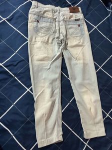 Casual Light washed blue jeans