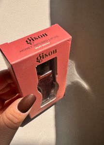 Gisou honey infused Lip oil :- Milky Mocha