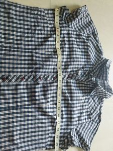 White And Navy Blue Checks XL Shirt