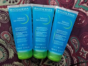 3 Bioderma Cleanser Sebium Gel Moussant Acne