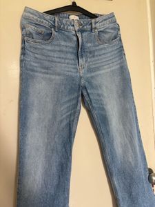 H&amp;M HIGH RISE STRAIGHT FIT JEANS