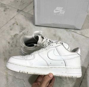NIKE AIRFORCE 1 TRIPLE WHITE UK 7 (41)