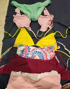 6 BIKINI TOPS AND 1 BOTTOM
