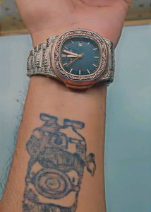 elWatch Is Good Condition Only For Take Change Th