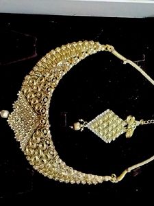Necklace Set With Earrings And Mangtikka