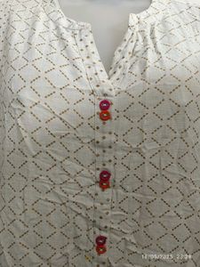 Off White Short Kurta( Avaasa )xxl