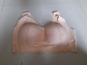Seamless Lace Detail Bra