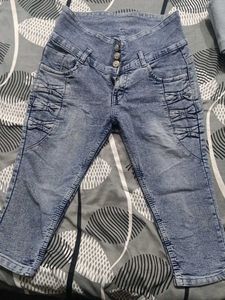 Stylish Denim Capri