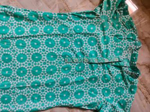 Green &amp; White Printed Fabric