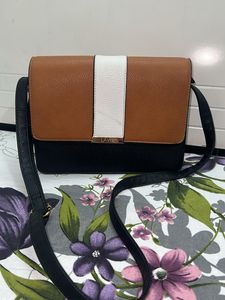 Superb Stylish Lavie Sling Bag