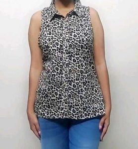 Fitted Leopard Print Sleeveless Button Down Shirt