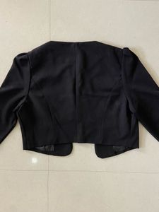 Chic Black Cropped Jacket/ Blazer