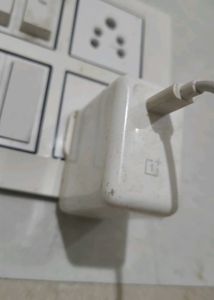 OnePlus Charger Fast Charging Voc