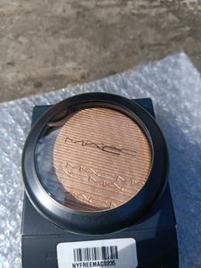 MAC Extra Dimension Skinfinish