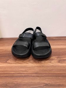 BLACK KOREAN SANDALS