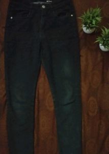 Skinny Jean. Black.