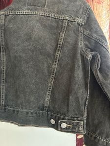 Levi’s Black Cropped Denim Jacket (S)