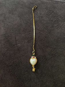Gold Heart Pearl Maang Tikka