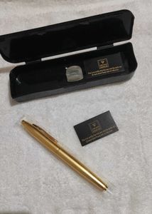 Elegant Gold Pen