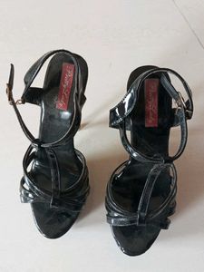 Black Stilettos Heels 👠