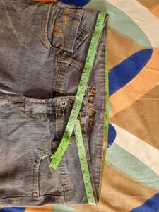 Low-Rise Vintage Jeans