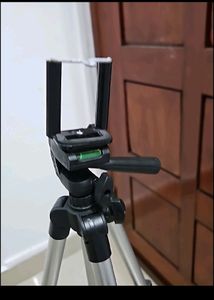 42 Inch Mobile Tripod Stand