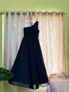 Elegant Navy One-Shoulder Dress