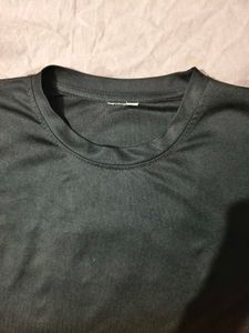 Black T-Shirt - Basic Tee