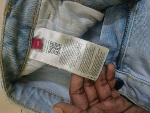 Guess Light Wash Denim Jeans