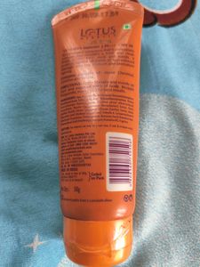 LOTUS HERBALS UV SUNSCREEN MATTE GEL