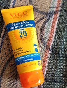 VLCC Sunscreen Lotion With SPF 20 PA++ Protection