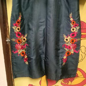 Elegant Embroidered Kurta Set For Weddings