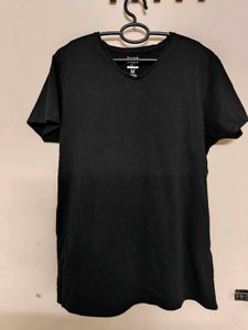 Black T-Shirt - Stylish &amp; Casual
