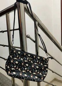 Black Sling Handbag 🖤