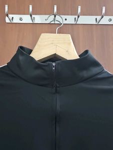 Black &amp; White Crop Funnel Neck Sweatshirt (Acubi)