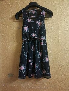 H&amp;M BLACK FLORAL DRESS