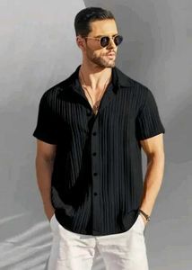 Men&#39;s Striped Casual Shirt SIZE(M)
