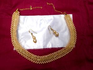 Elegant Gold &amp; Pearl Necklace Set
